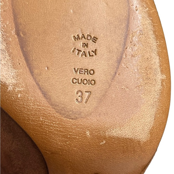 Vintage Moschino Cheap and
Chic Suede Bow Pumps size 37(7) - Picture 10 of 13